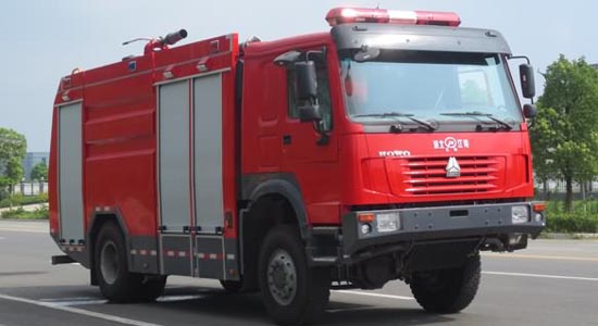 重汽四驅6噸水罐(泡沫)消防車